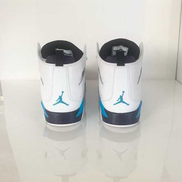Jordan Sneakers - Picture 9 of 11